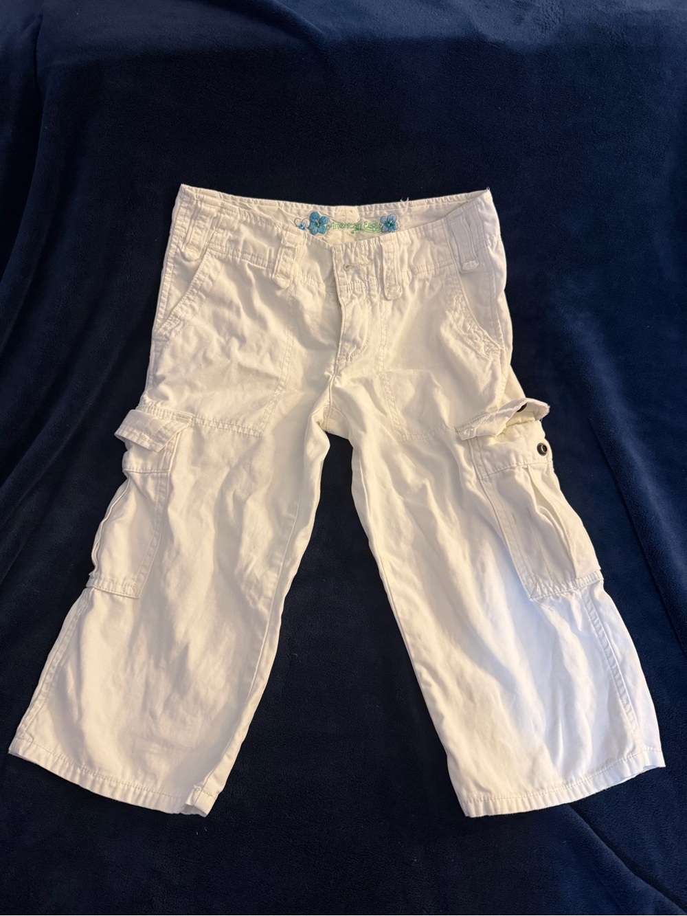 American Eagle Outfitters White Cropped Cargo Pants with Blue Waist Accents